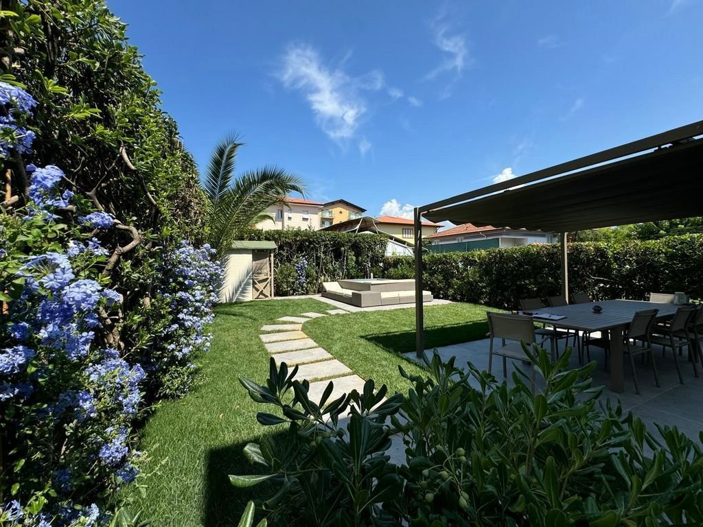 Villa in Fiumetto, Pietrasanta, Italy 1 - 16570731