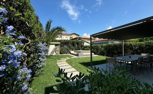 Villa in Fiumetto, Pietrasanta, Italy 1