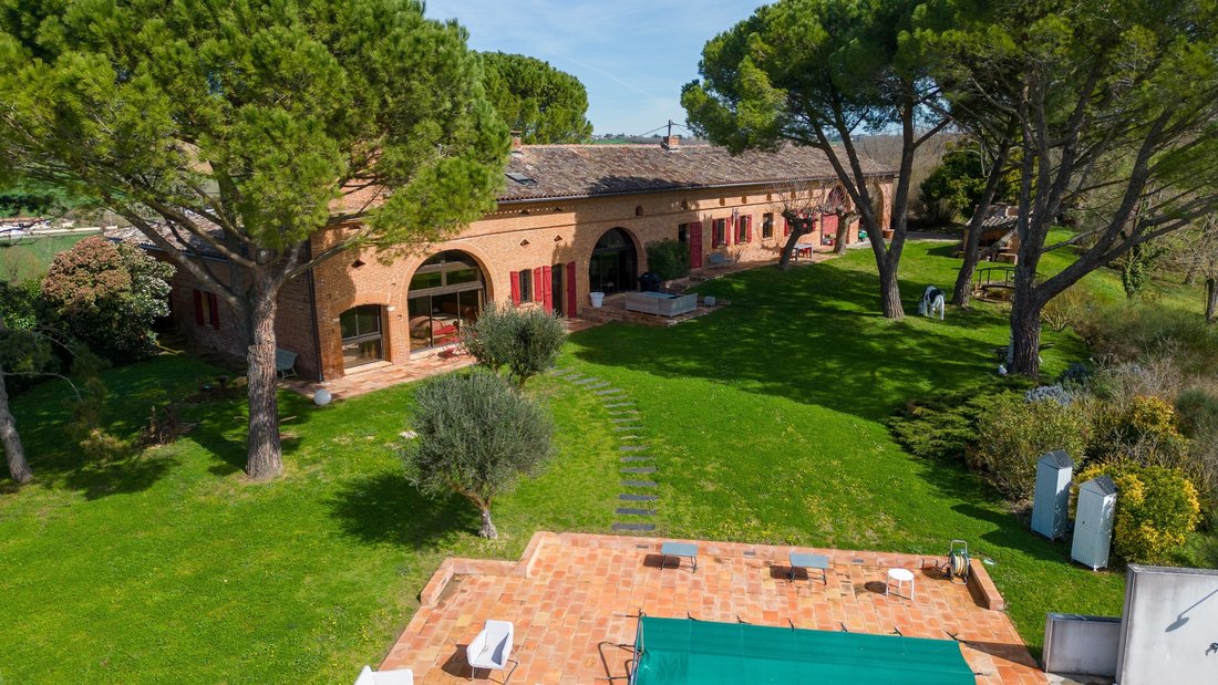 Farm Ranch in Verfeil, Occitania, France 3 - 16573411