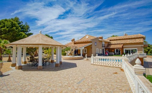 Villa in la Nucia, Valencian Community, Spain 1