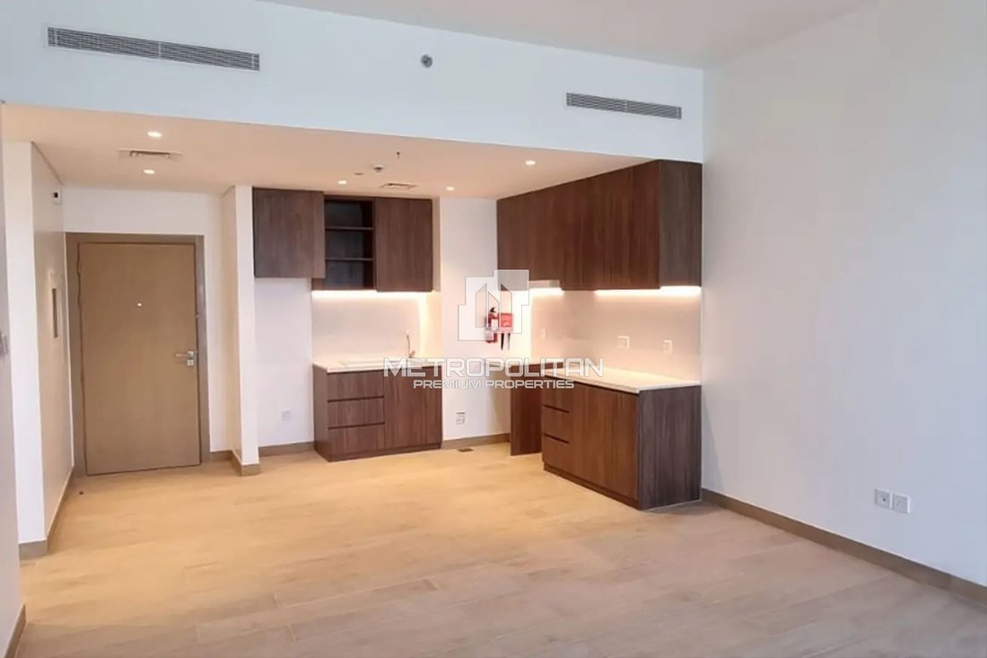 Apartment in Jumeirah, Dubai, United Arab Emirates 2 - 15386523