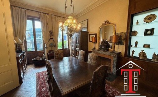 Castle for Sale in Écouflant, Pays de la Loire, France