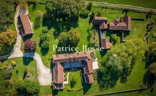 Castle for Sale in Périgueux, Nouvelle-Aquitaine, France