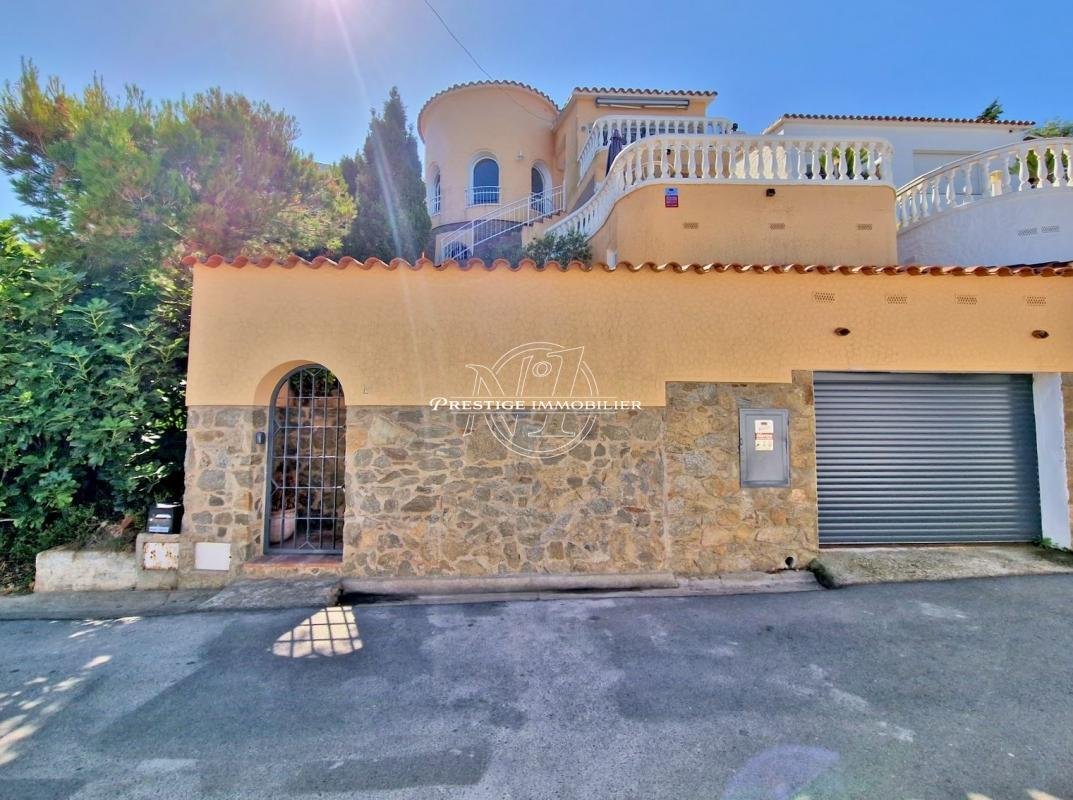 Villa in Roses, Catalonia, Spain 1 - 16576008