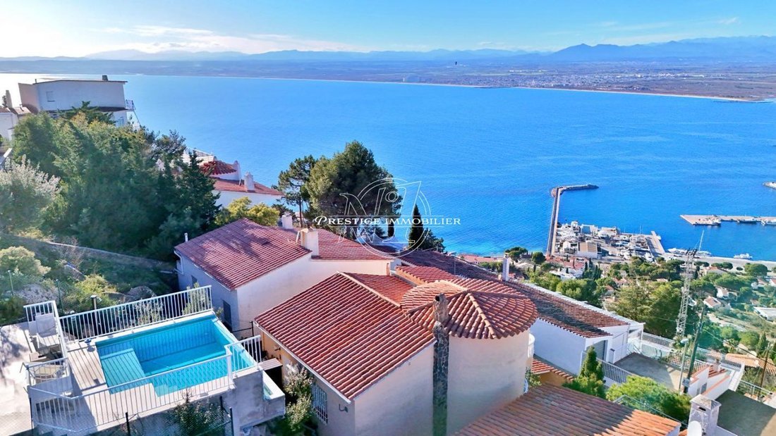 Villa in Roses, Catalonia, Spain 2 - 16576008