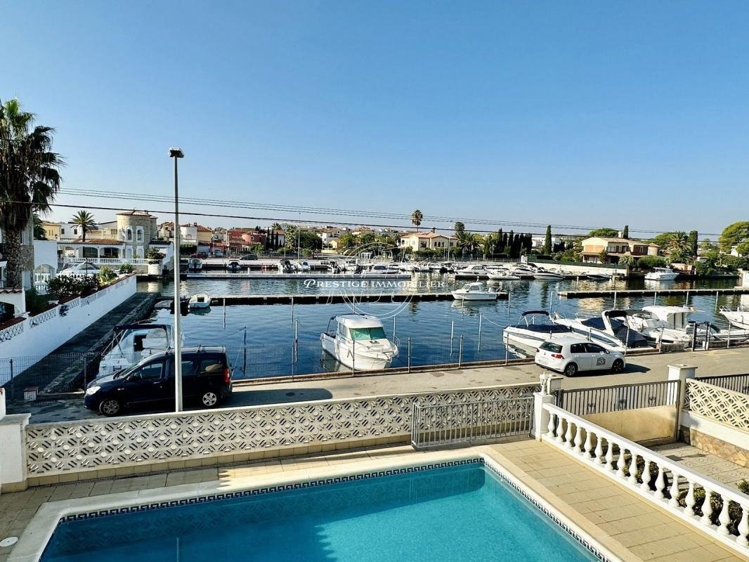 Villa in Empuriabrava, Catalonia, Spain 2 - 16576037