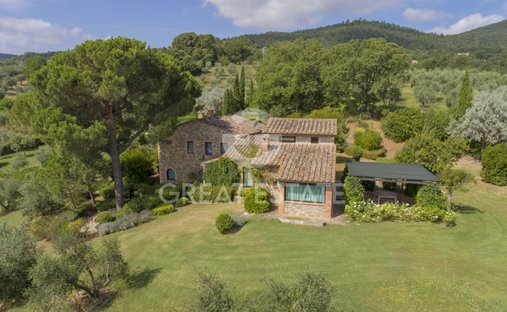 Castle for Sale in Cetona, Tuscany, Italy