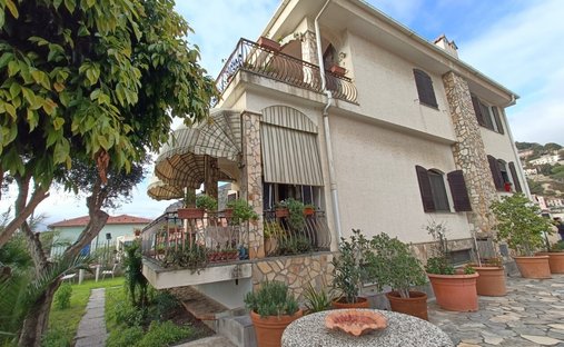Villa in Centro Città, Ventimiglia, Liguria 1