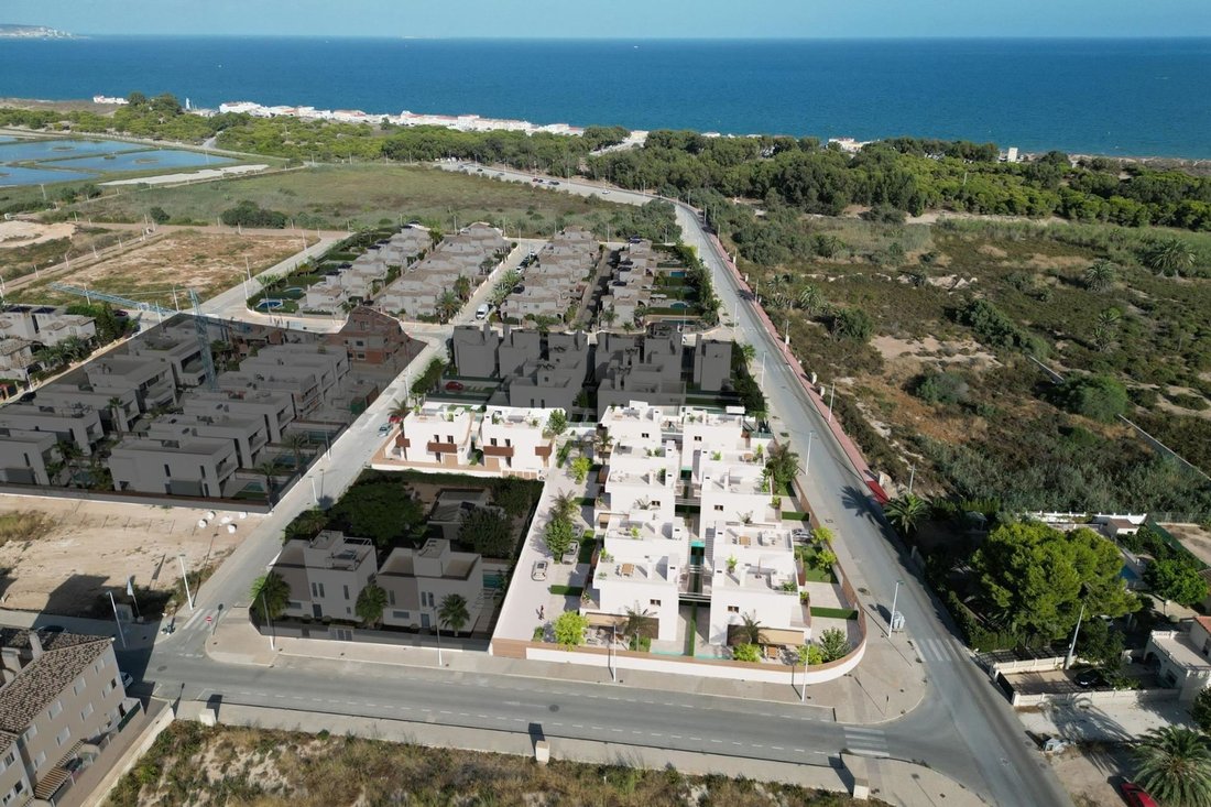 Villa in Elx / Elche, Valencian Community, Spain 4 - 16576463