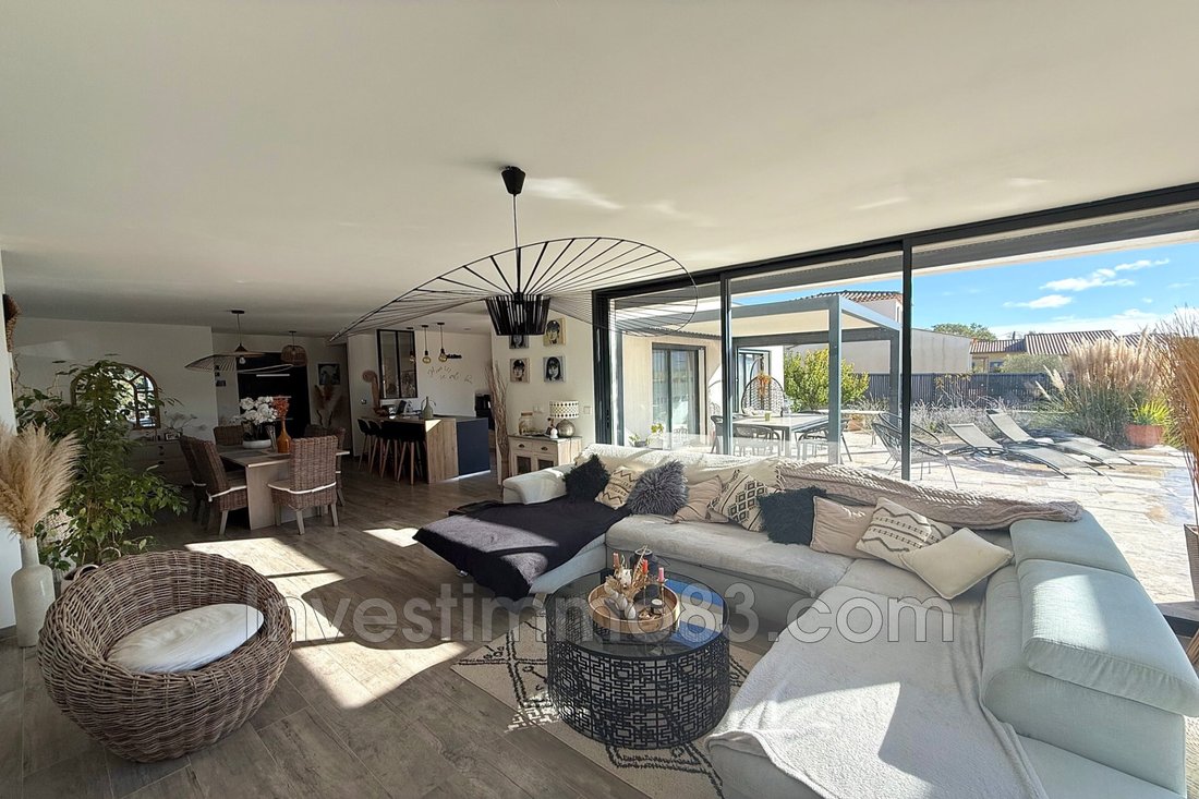 Villa in Pourrieres, Provence-Alpes-Côte d'Azur, France 2 - 16579916