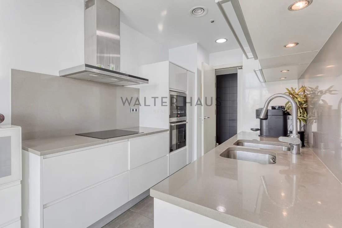 Apartment in Eixample, Barcelona, Spain 4 - 16309832