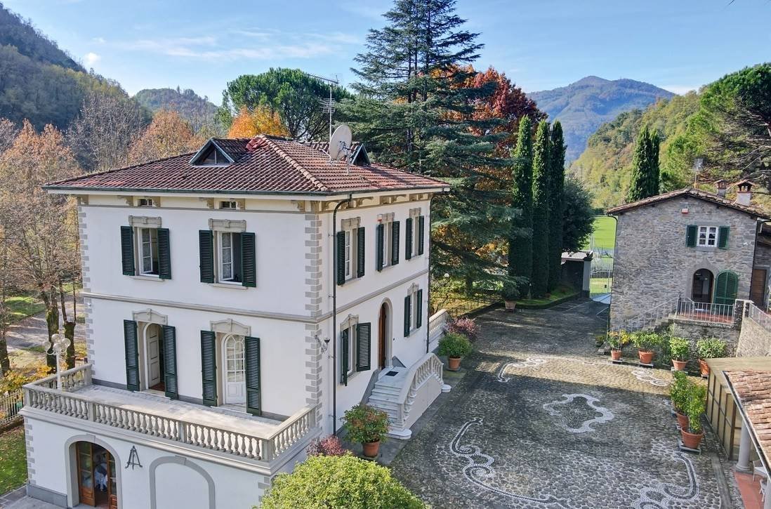 Villa in Bagni di Lucca, Tuscany, Italy 1 - 16578028