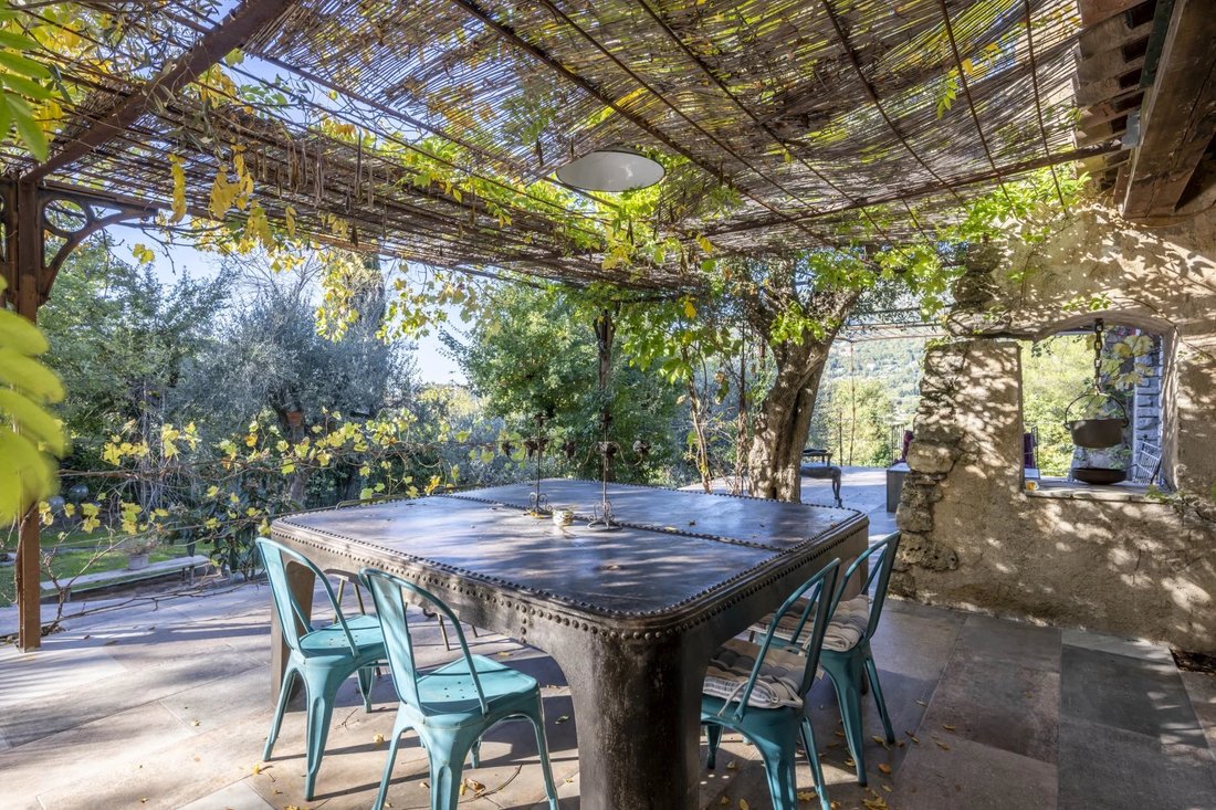 Villa in Grasse, Provence-Alpes-Côte d'Azur, France 2 - 16576362