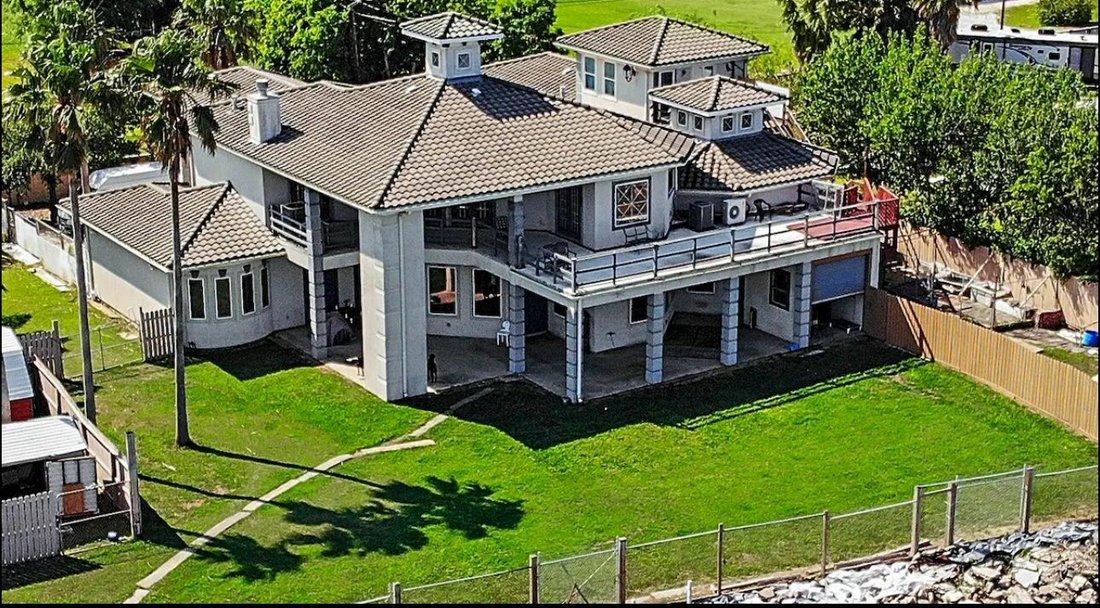 House in Dickinson, Texas, United States 1 - 16579038