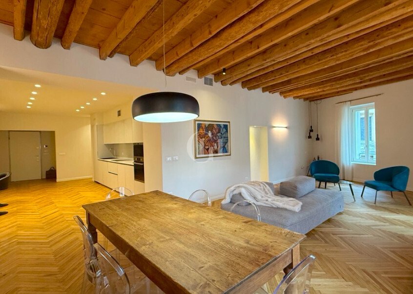 Apartment in Historic Center, Desenzano del Garda, Lombardy 4 - 16579713