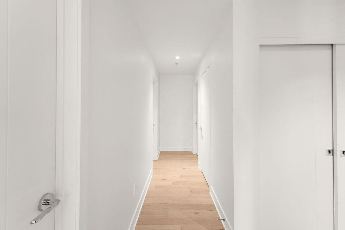 Condo in Montreal, Quebec, Canada 1 - 16579585