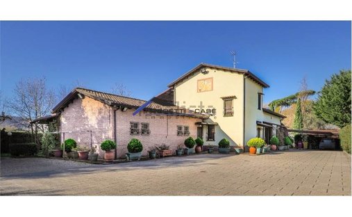 Villa in Center, Sarzana, Liguria 1