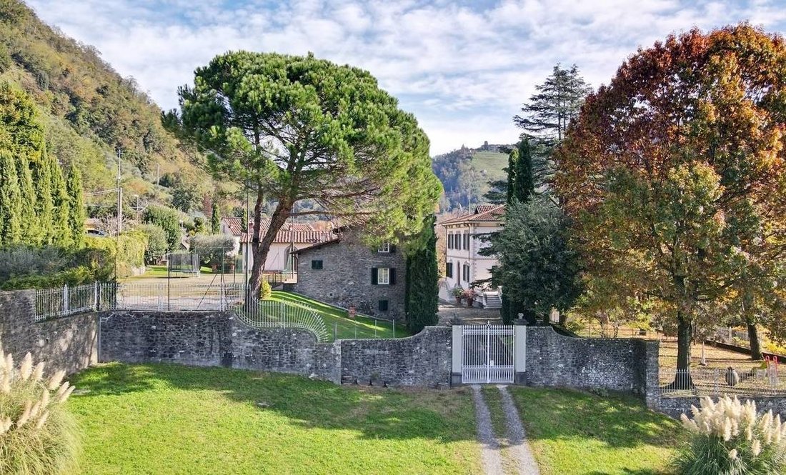 Villa in Bagni di Lucca, Tuscany, Italy 3 - 16578028