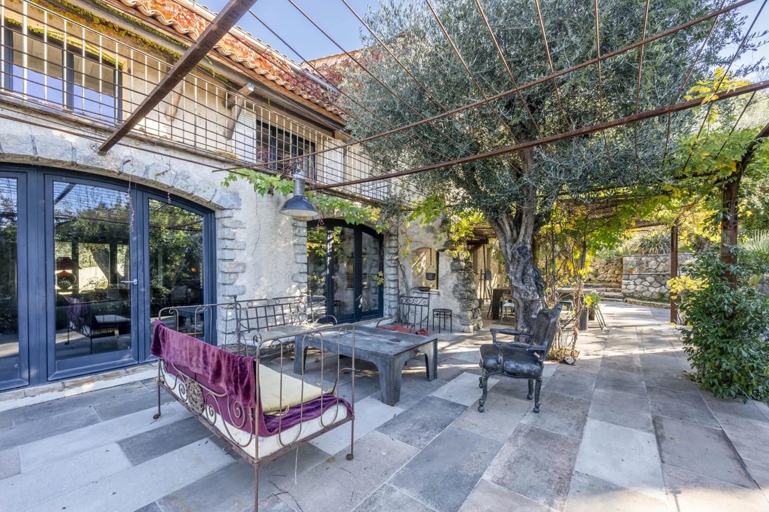 Villa in Grasse, Provence-Alpes-Côte d'Azur, France 1 - 16576362