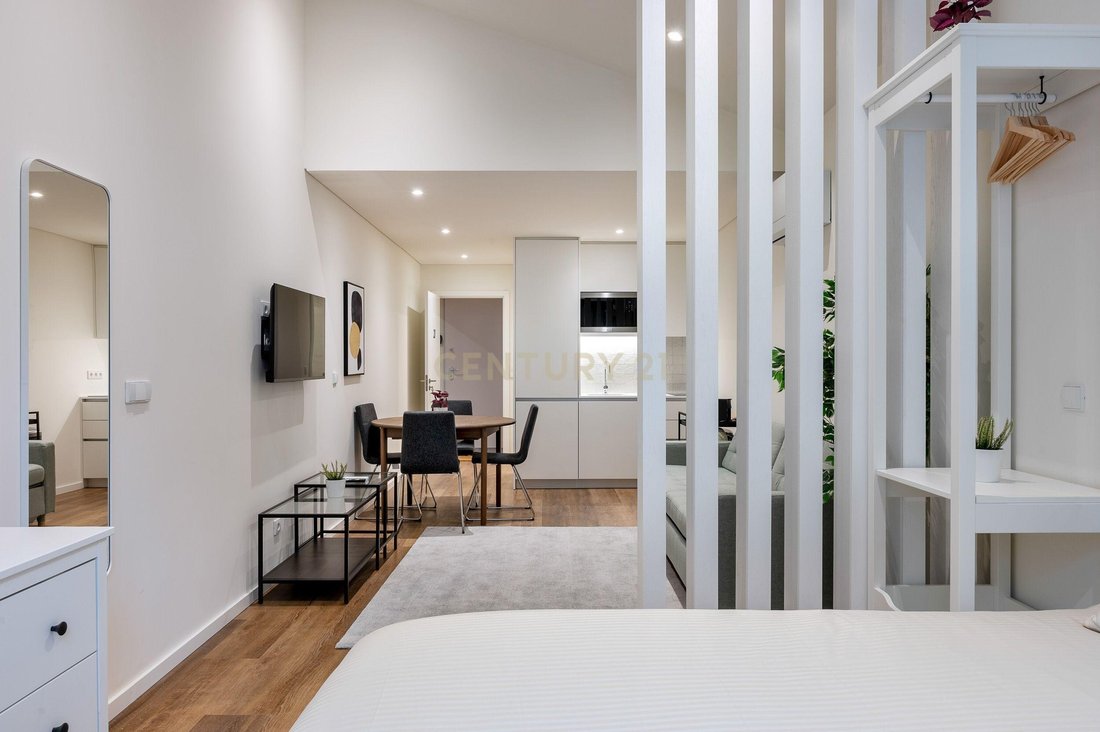 Apartment in Cedofeita, Santo Ildefonso, Se, Miragaia, Sao Nicolau e Vitoria, Porto District, Portugal 1 - 16578287
