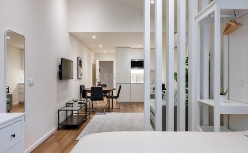 Apartment in Cedofeita, Santo Ildefonso, Se, Miragaia, Sao Nicolau e Vitoria, Porto District, Portugal 1