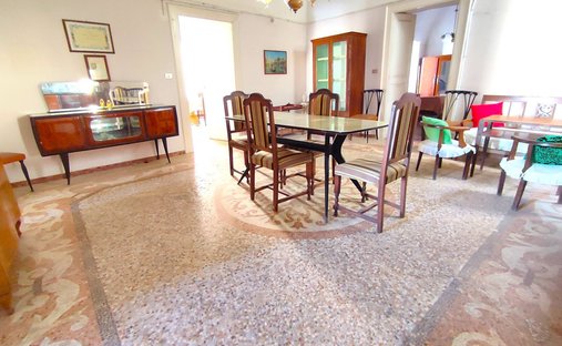House in Historic Center, Gallipoli, Apulia 1