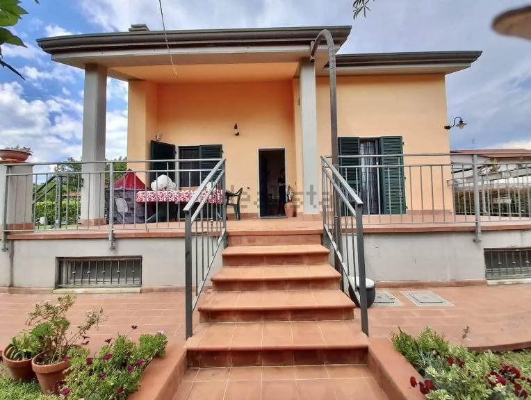 House in Center, Sarzana, Liguria 1 - 16575882