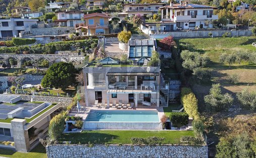 Villa in Villanuova Sul Clisi, Lombardy, Italy 1