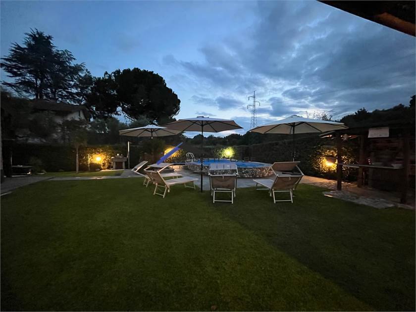 Villa in Center, Sarzana, Liguria 2 - 16575540