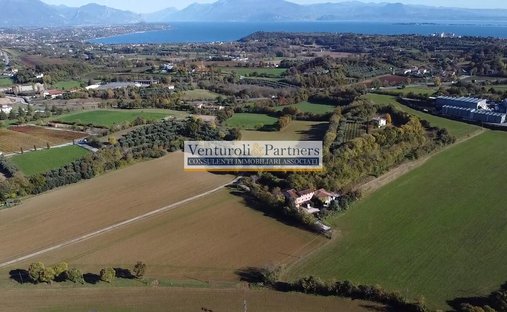 Land in Historic Center, Lonato del Garda, Lombardy 1