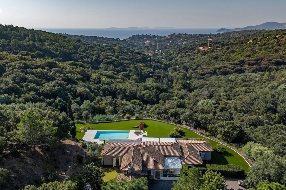 Villa in La Croix-Valmer, Provence-Alpes-Côte d'Azur, France 3 - 16575819