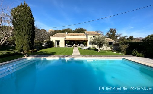 Villa in Le Plan-de-la-Tour, Provence-Alpes-Côte d'Azur, Frankreich 1