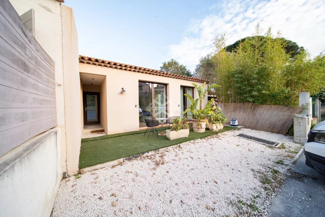 Estate in Ramatuelle, Provence-Alpes-Côte d'Azur, France 1 - 16575623