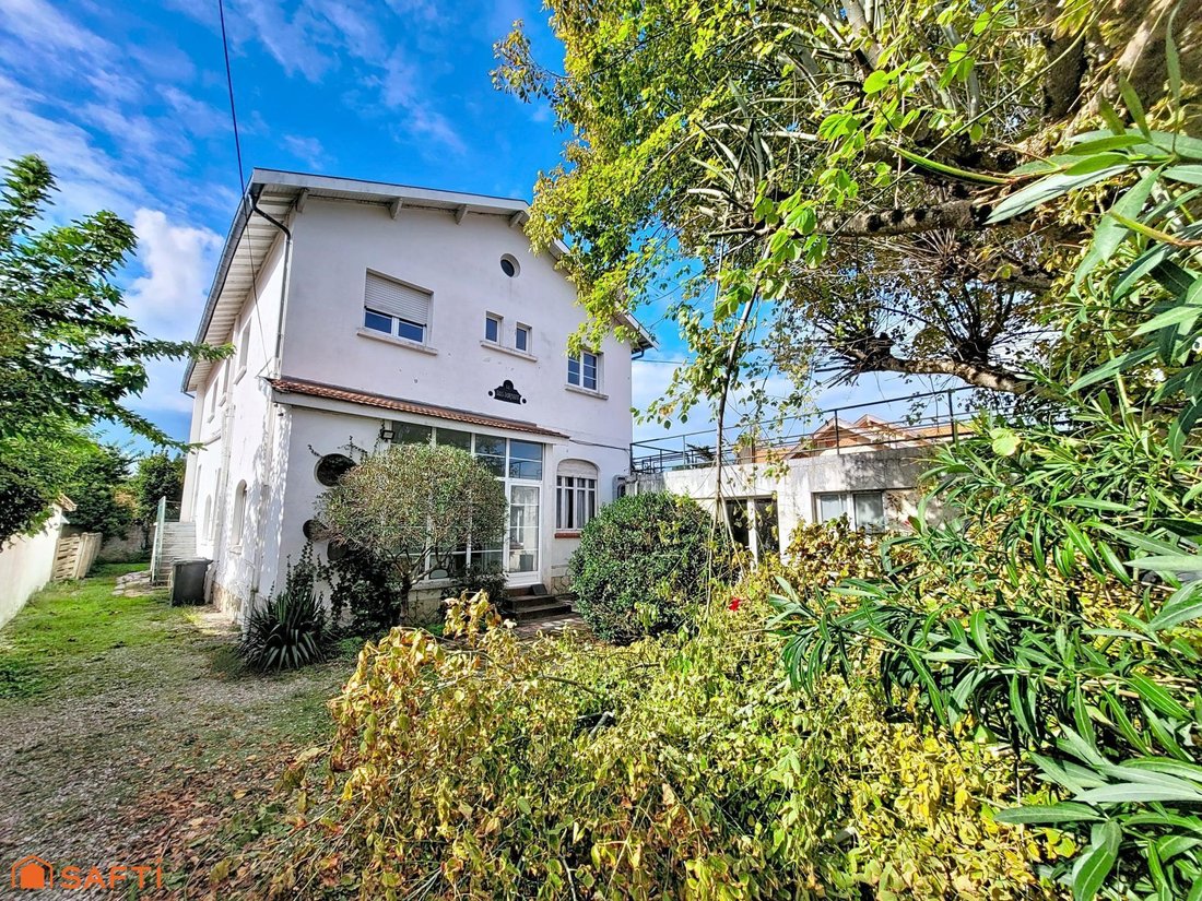 House in Soulac-sur-Mer, Nouvelle-Aquitaine, France 1 - 16577138