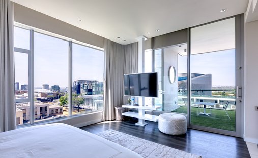 Apartment in Illovo, Chislehurston, Gauteng 1
