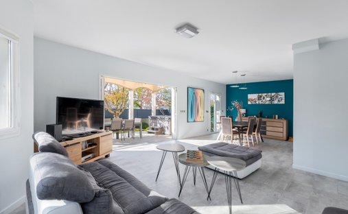 Castle for Sale in Villeneuve-lès-Maguelone, Occitanie, France