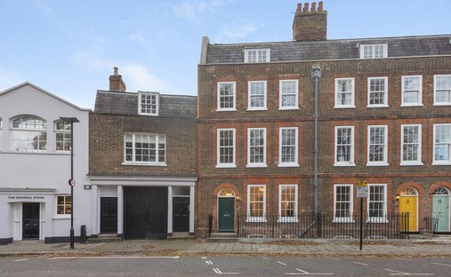 Townhouse in Chiswick, Hounslow, England 1