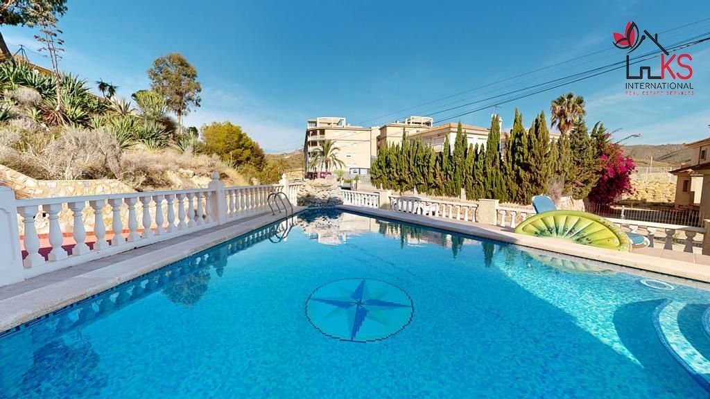 Chalet in El Campello, Land Valencia, Spanien 2 - 14810472
