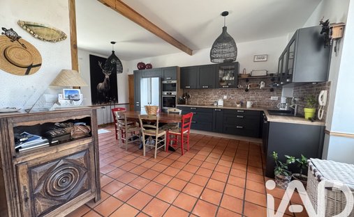 Castle for Sale in Saint-Michel-Chef-Chef, Pays de la Loire, France