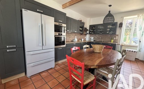 Castle for Sale in Saint-Michel-Chef-Chef, Pays de la Loire, France