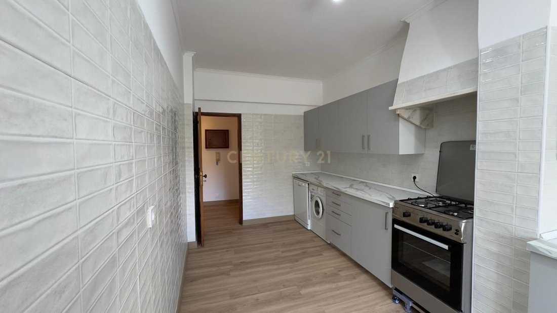 Apartment in Estoril, Cascais e Estoril, Lisbon 4 - 16578252