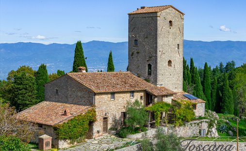 Castle in Castagnoli, Tuscany, Italy 1
