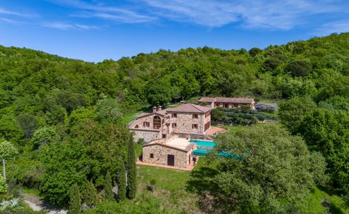 Villa in Castelnuovo di Val di Cecina, Tuscany, Italy 1