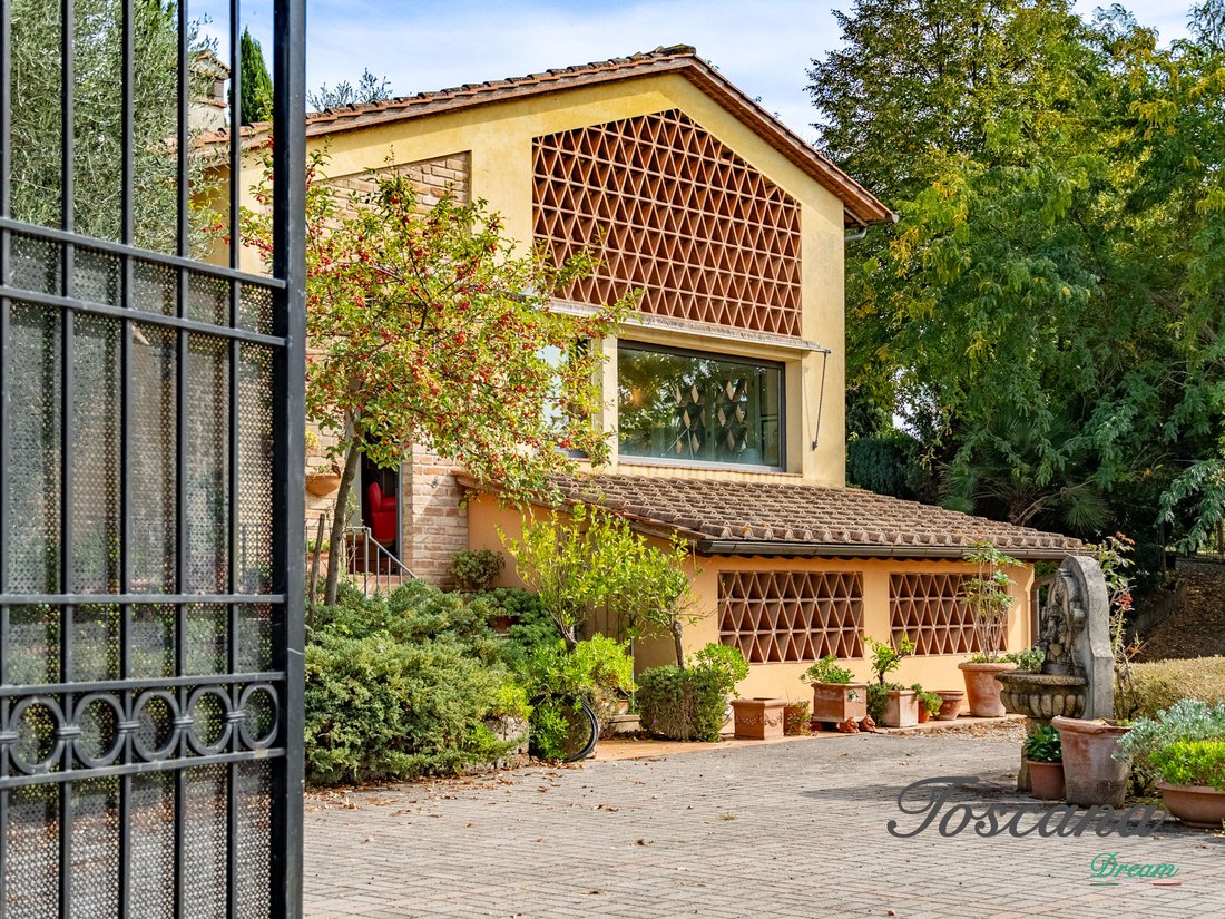 Villa in San Gimignano, Tuscany, Italy 2 - 16575402