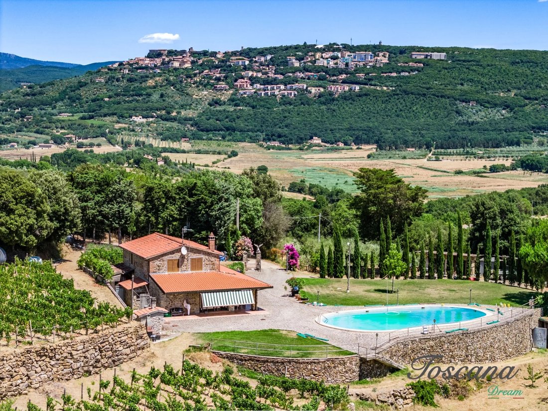Villa in Massa Marittima, Tuscany, Italy 1 - 16576483