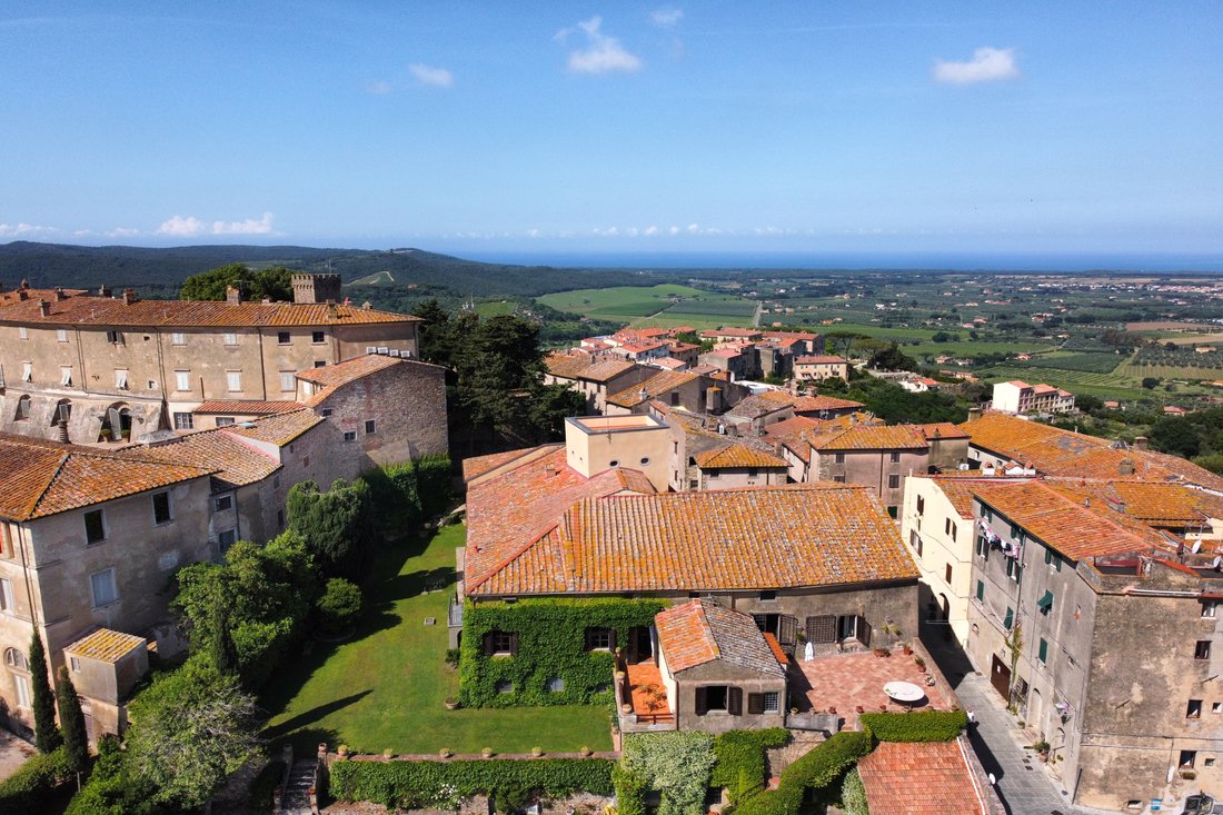 Estate in Castagneto Carducci, Tuscany, Italy 4 - 16575377