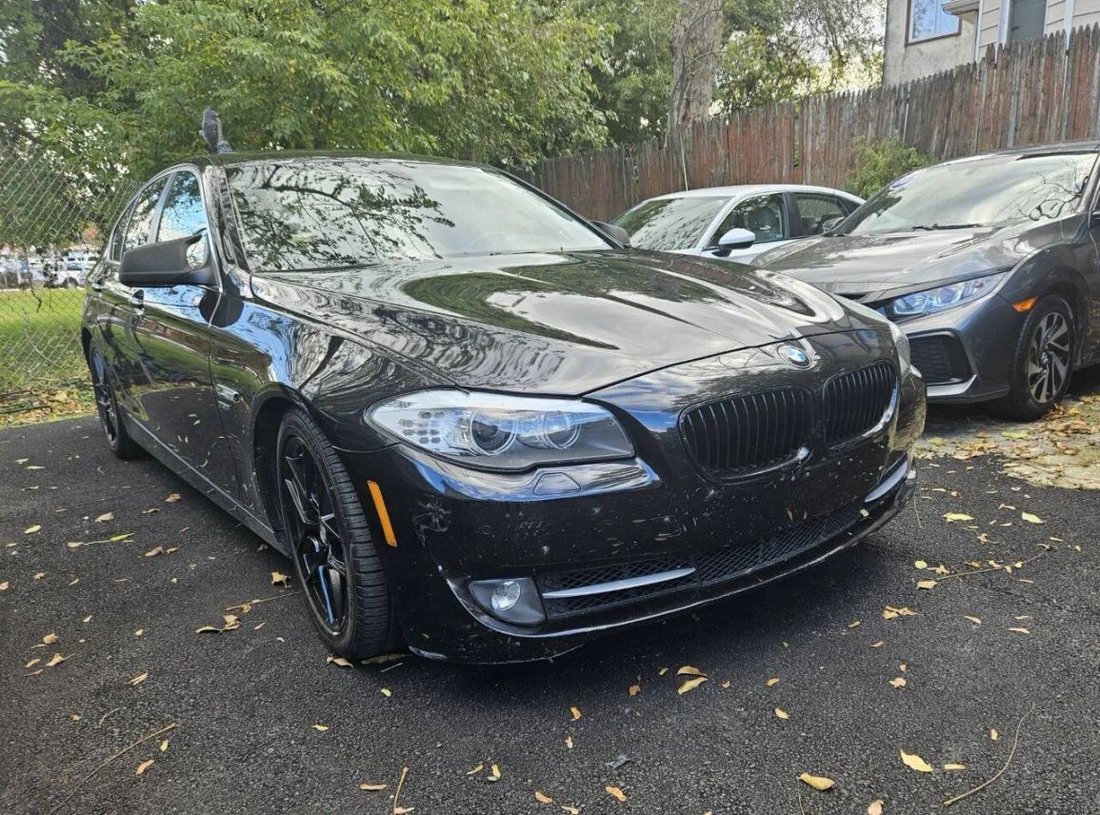 Sedan in White Plains, NY, United States 3 - 14943043