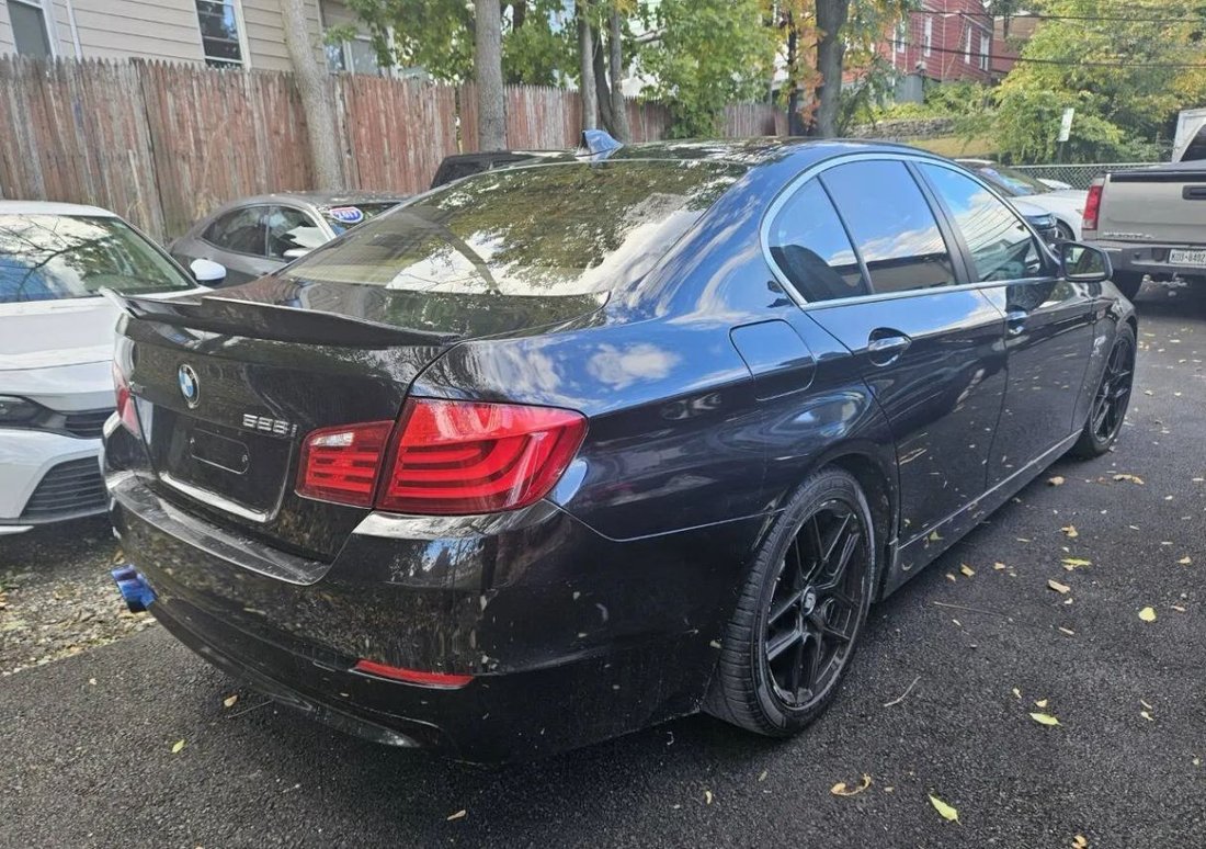 Sedan in White Plains, NY, United States 4 - 14943043