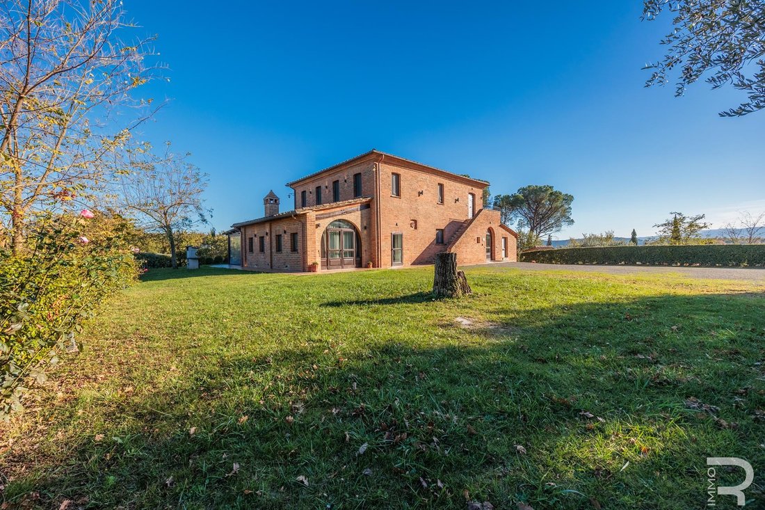 Farm Ranch in Chiusi, Tuscany, Italy 2 - 16581521
