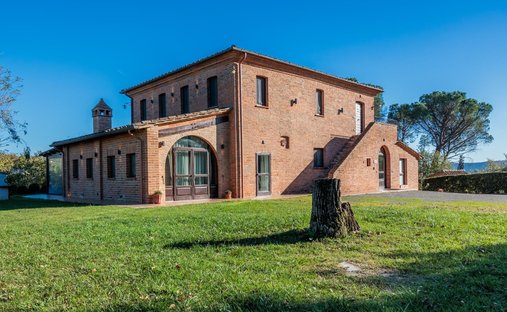 Farm Ranch in Chiusi, Tuscany, Italy 1